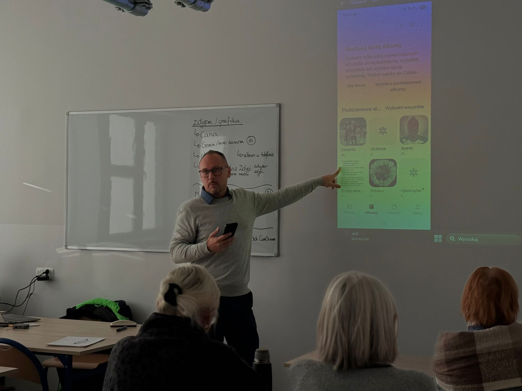 Warsztat z Uniwersytetem Trzeciego Wieku — praca w grupach